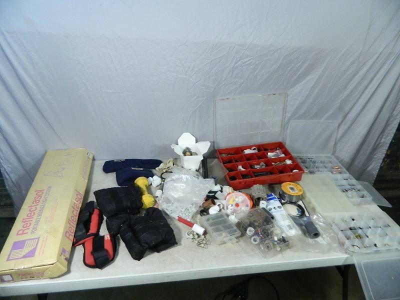 lot 148 image: Organizers, Hardware, Weights, Photo Reflector, Etc