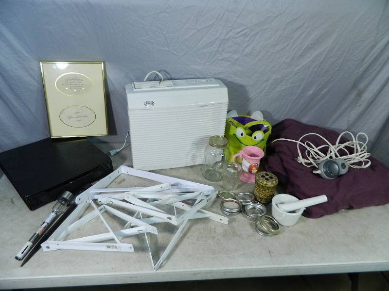 lot 164 image: Electric Blanket, K-Cup Holder, Household