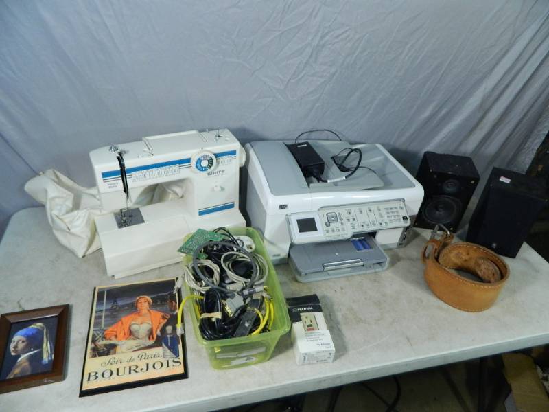 lot 191 image: Assorted Electronics