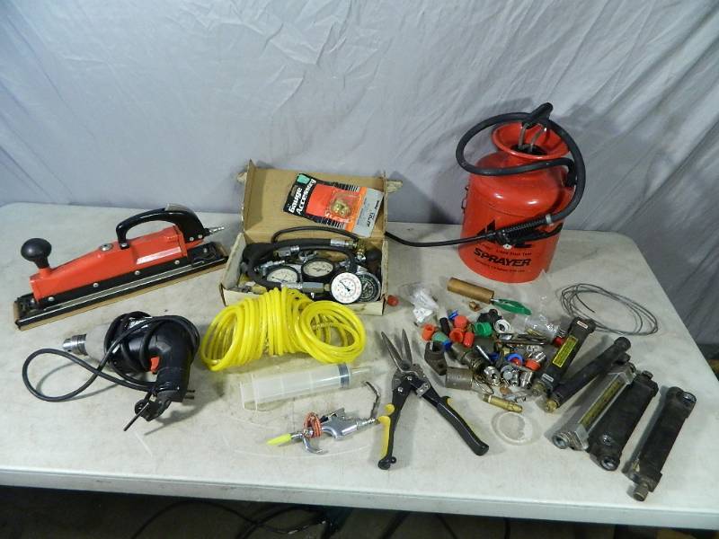 lot 192 image: Air Tools, Sprayer, Fittings, Gauges, Etc