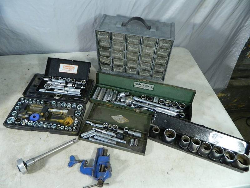 lot 196 image: Sockets, Organizer, Etc