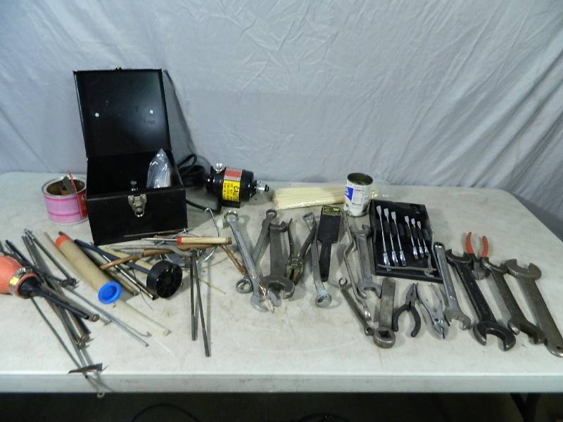 lot 199 image: Wrenches, Tools, Etc