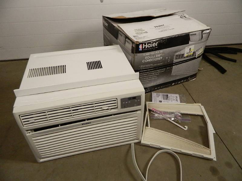 lot 7 image: Haier Large Room 12,000 BTU Air Conditioner