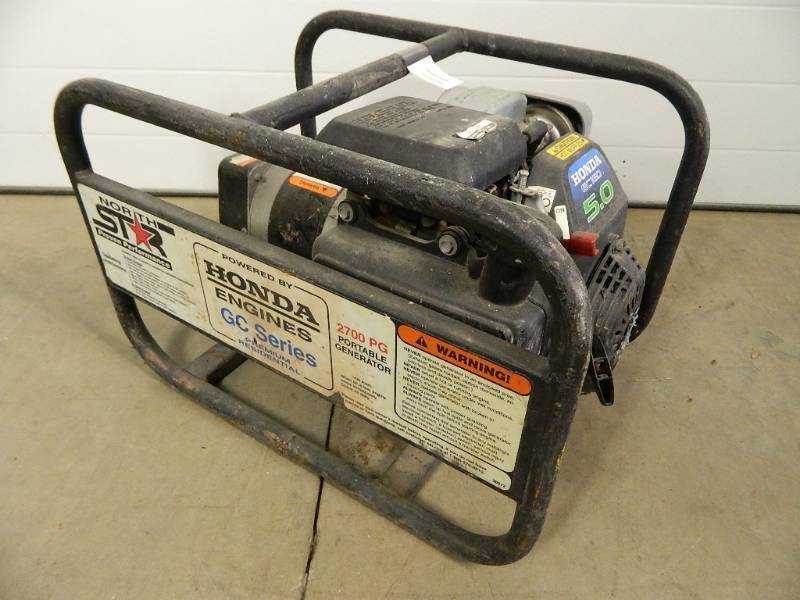 lot 11 image: Northstar Honda 2700 Watt Generator