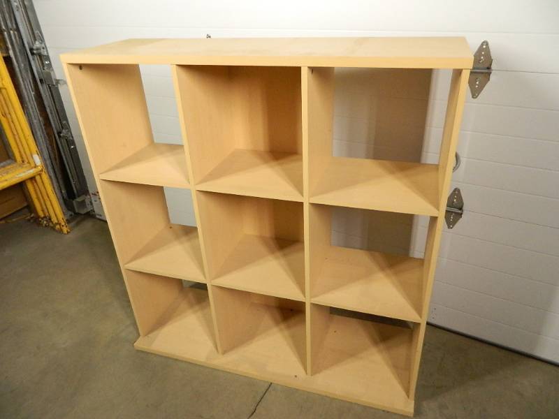 lot 207 image: Storage Cubes  Shelves