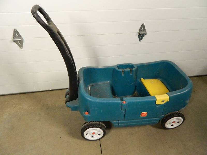 lot 219 image: Step 2 Wagon