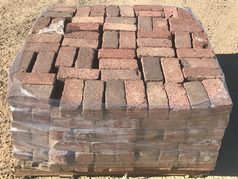 lot 15 image: (1) Pallet Of Antique Purington Paver Stones