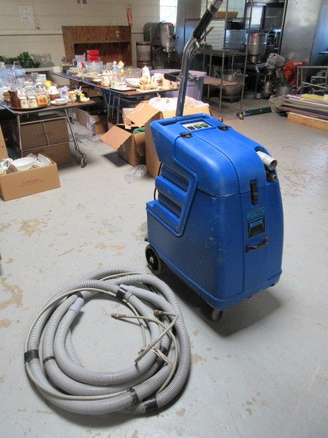 lot 402 image: CHEYENNE PORTABLE EXTRACTOR