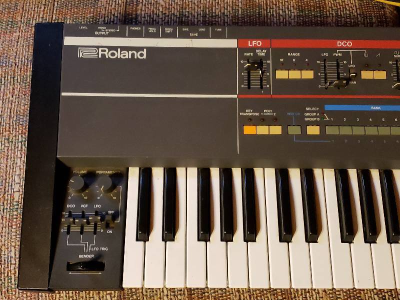 lot 9 image: Roland Juno 106 Programmable Polyphonic Synthesizer