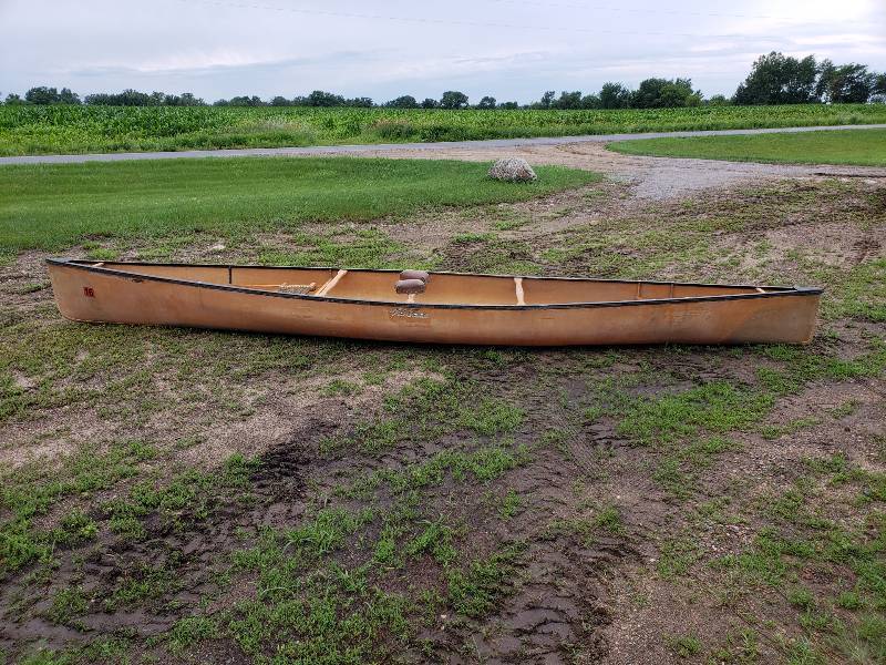 lot 4 image: Old Town Northern 18 Canoe