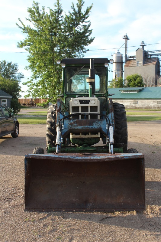 1970  71 Oliver 1800 Diesel Wide Front Tractor with Front Bucket