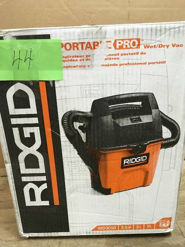 Ridgid 3 Gal. 3.5-Peak HP Portable Pro Wet Dry Vac in working condition