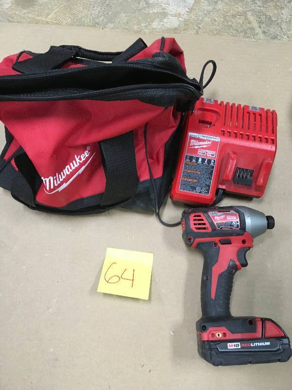 Milwaukee M18 18-Volt Impact Driver Kit with Battery, Charger and Bag in working