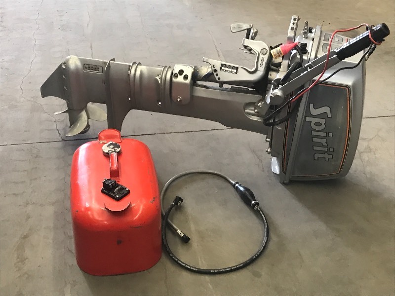 lot 1A image: Suzuki Spirit 25HP Outboard Motor