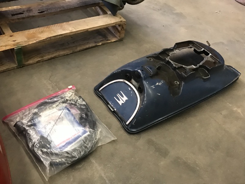 lot 2A image: Evinrude 18HP Outboard Motor