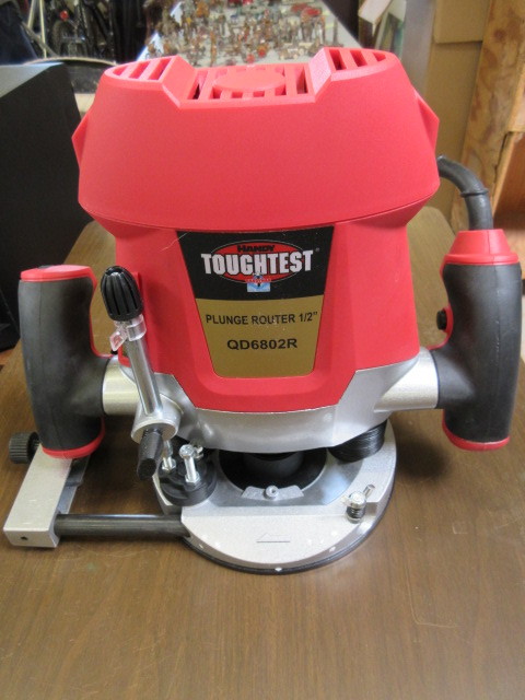 lot 520 image: 12 INCH PLUNGE ROUTER