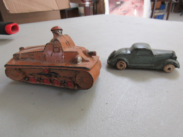 lot 533 image: 2 VINTAGE VEHICLES BY AUBURN RUBBER