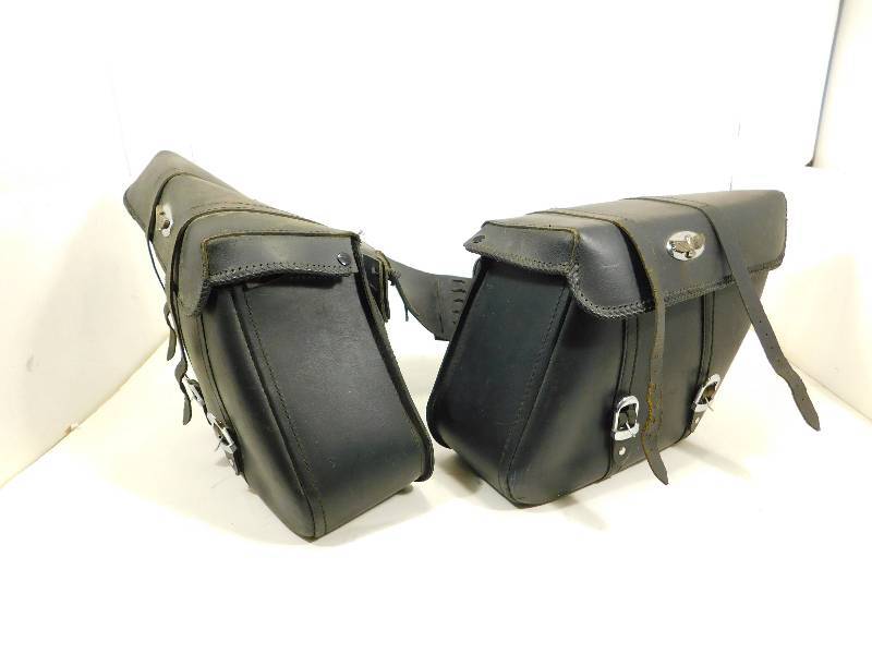 lot 2 image: Leather Motorcycle Saddle Bags