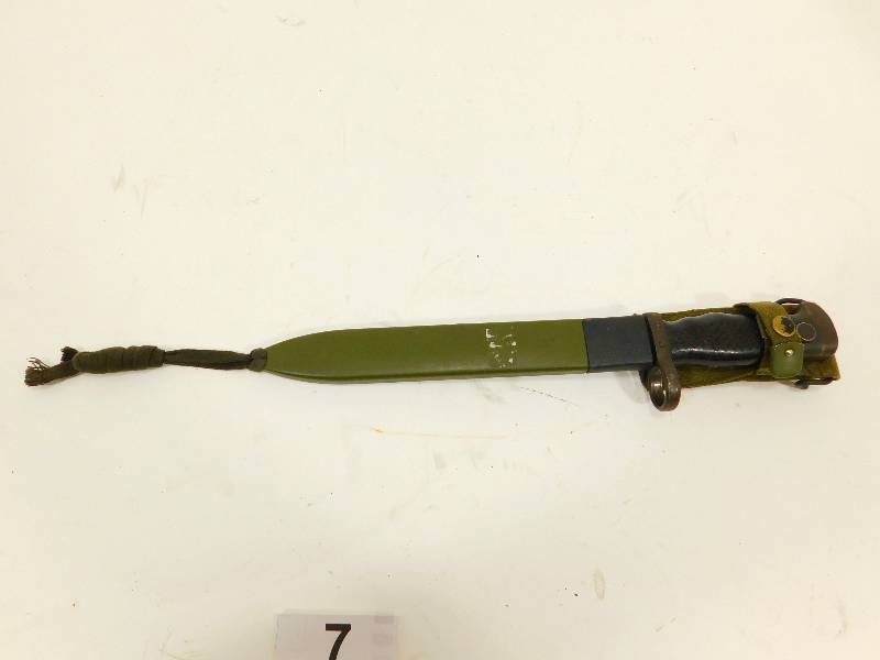 lot 7 image: Vintage TULEDO Military Bayonet Knife In Carrying Case