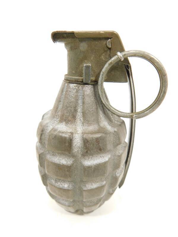 lot 14 image: Vintage WWll US Army Pineapple Grenade