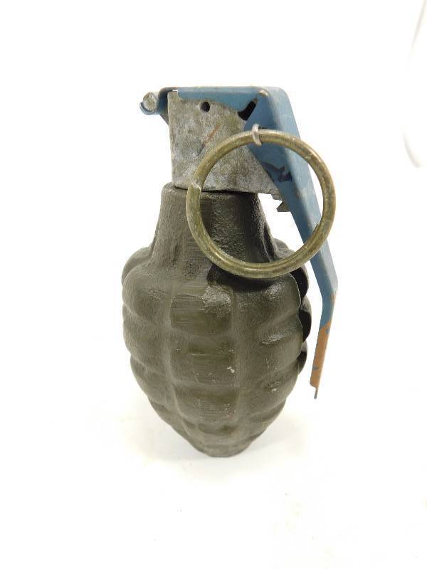 lot 16 image: Vintage WWll US Army Pineapple Grenade