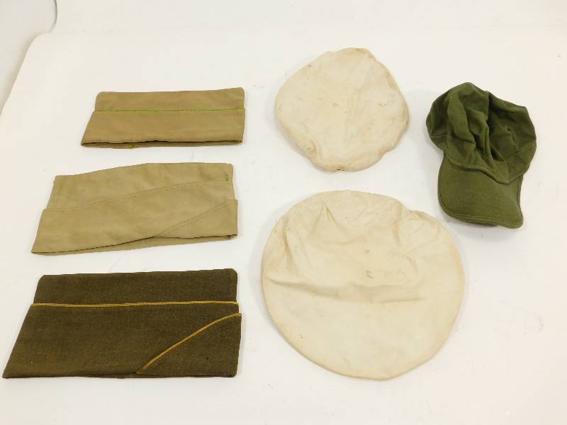 lot 19 image: Six Vintage Military Hats