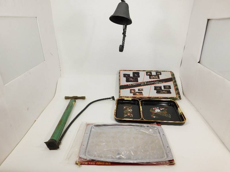 lot 51 image: Vintage Items