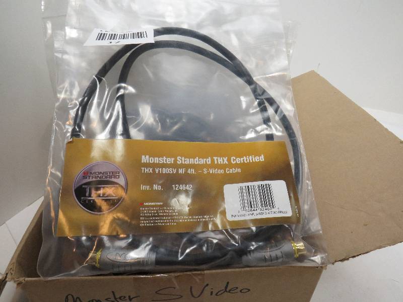 lot 17 image: HUGE LOT OF 18 MONSTER S VIDEO CABLES