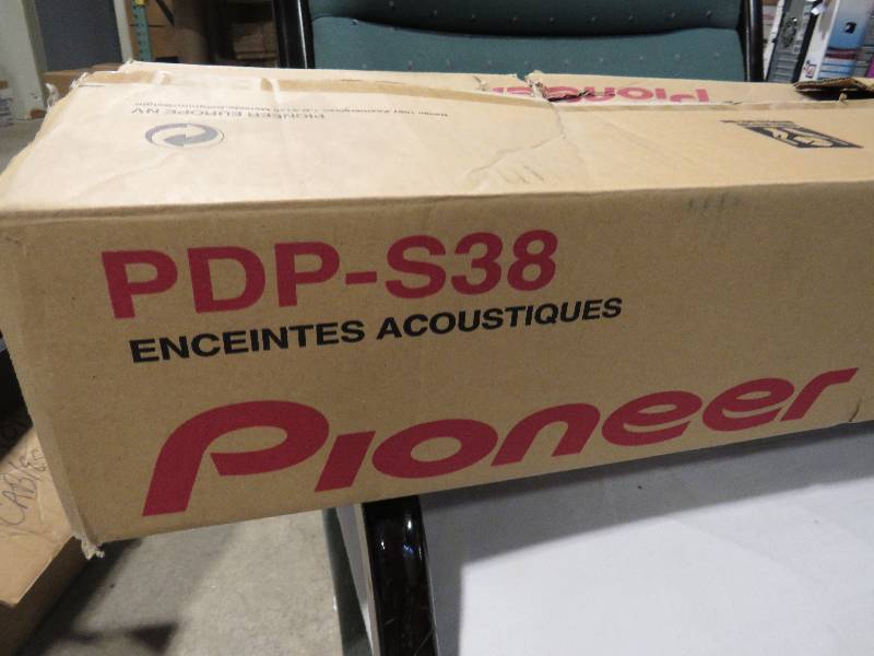 lot 28 image: PIONEER PDP-S38 SPEAKER SYSTEM