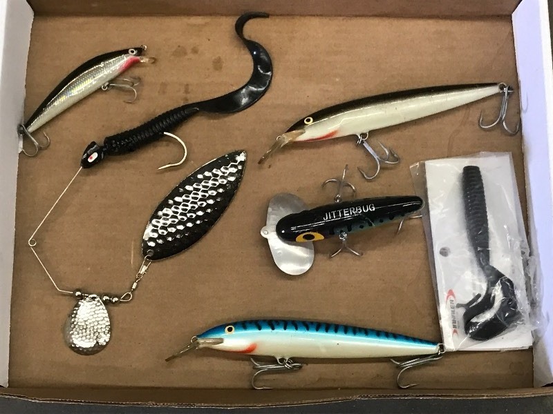 lot 22 image: Lot Of Assorted Muskie Fishing Lure...