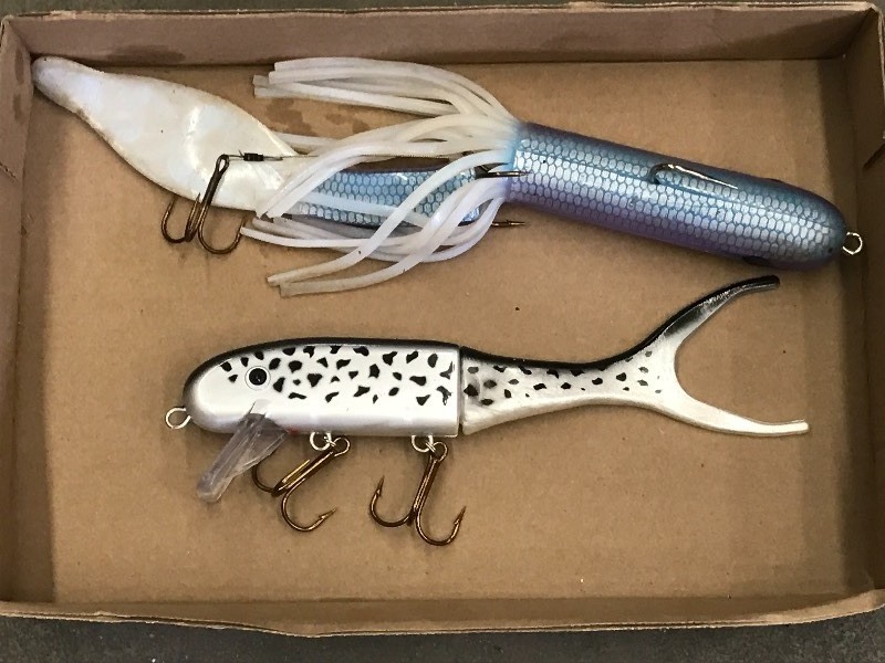 lot 23 image: Lot Of (2) Soft-Bait Muskie Lures ...
