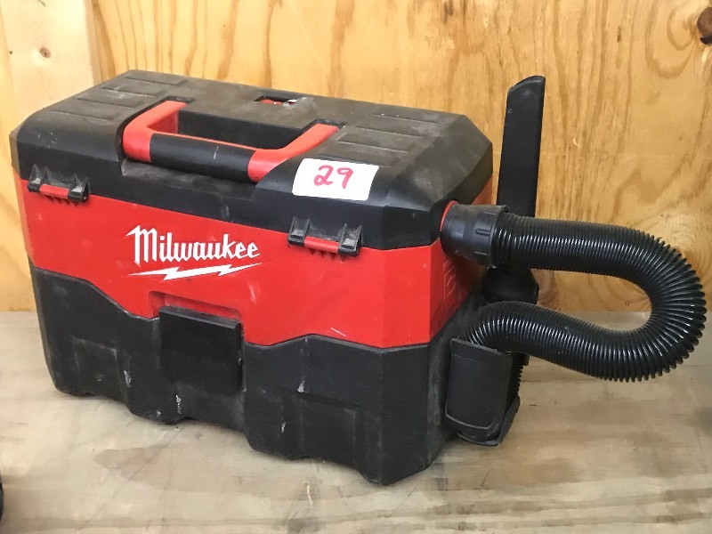 lot 29 image: Milwaukee Jobsite Vacuum