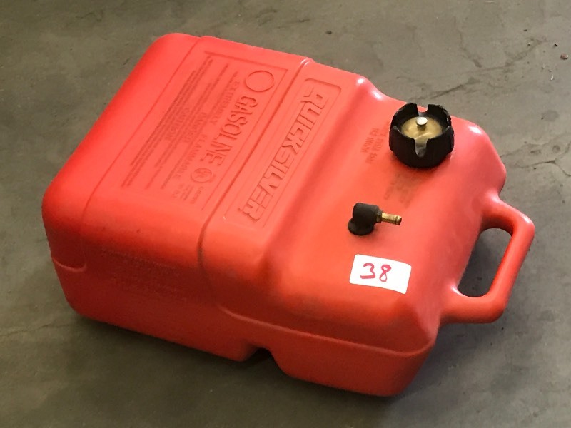 lot 38 image: Quick-Silver Outboard Motor Fuel Ca...