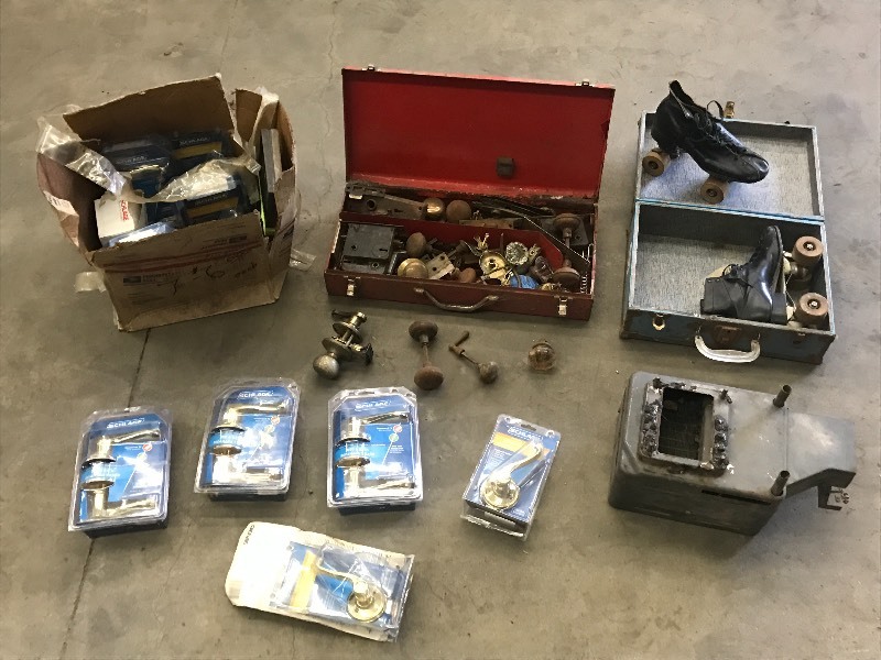 lot 47 image: Lot Of Vintage Roler Skates, Vinta...