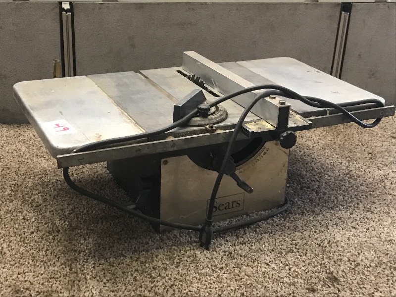 lot 49 image: Sears 115Volt Benchtop Tablesaw, Wo...