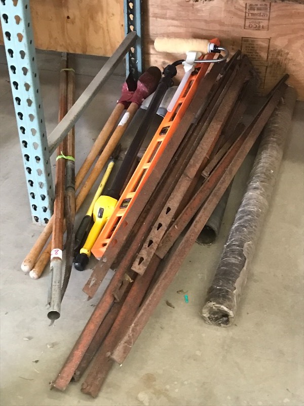 lot 58 image: Lot Of Assorted Aluminum Scoop Sho...