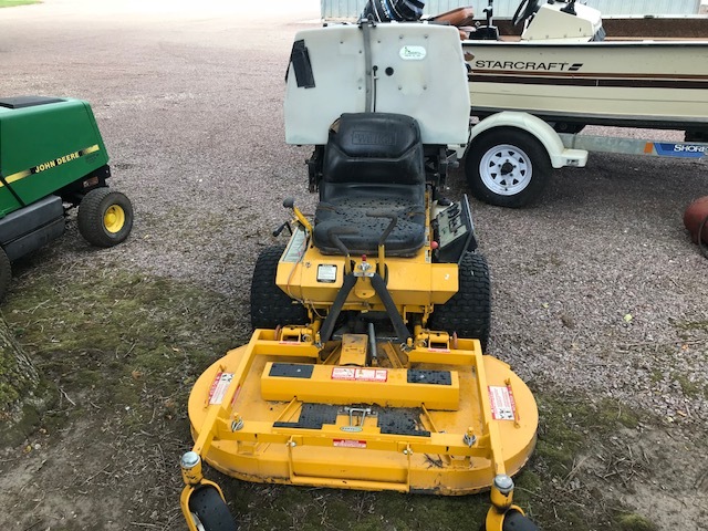 48 Walker Mower wHigh Lift Dump