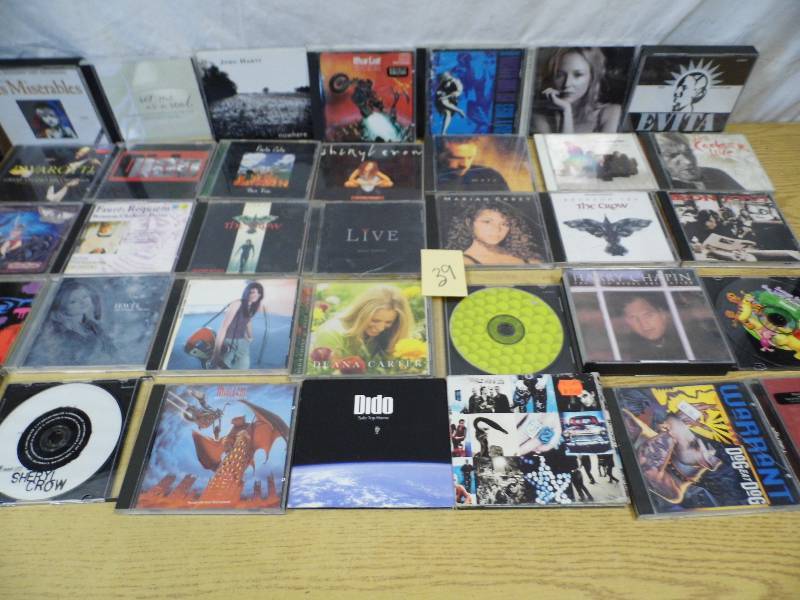 lot 39 image: Lot of 35 CDs