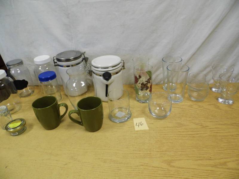 lot 46 image: Glasses - Containers - Jars