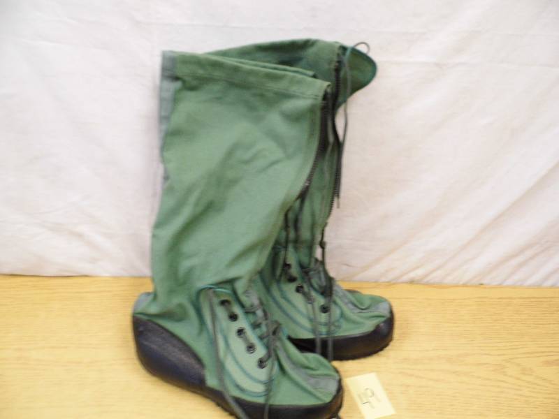 lot 49 image: Cold Weather Boots