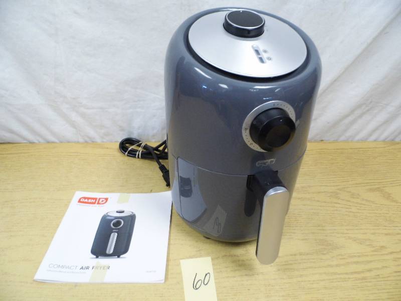 lot 60 image: Dash Air Fryer