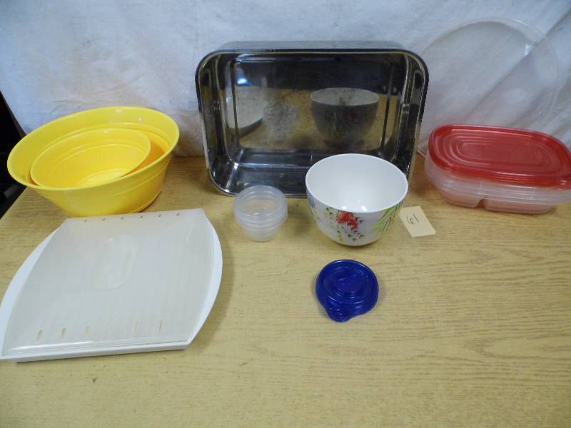 lot 61 image: Plastic Bowls - Containers - Baking Pans