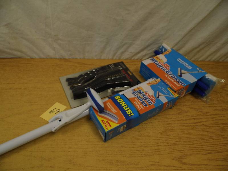 lot 69 image: Magic Earaser w Mop - Steel Brush Set