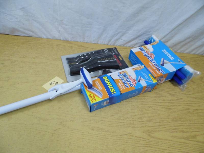 lot 70 image: Magic Earaser w Mop - Steel Brush Set