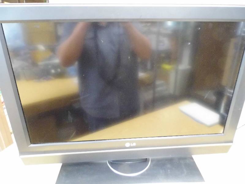 lot 73 image: LG TV