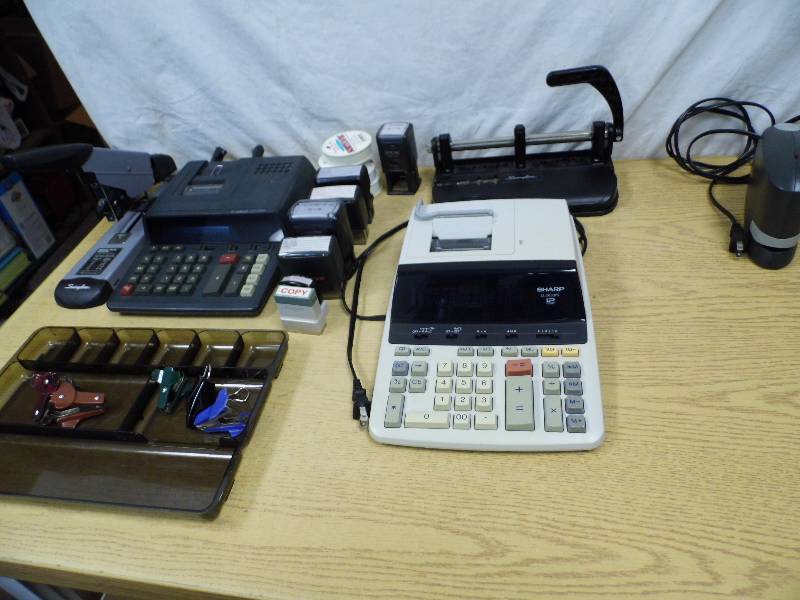 lot 76 image: Office Supplies