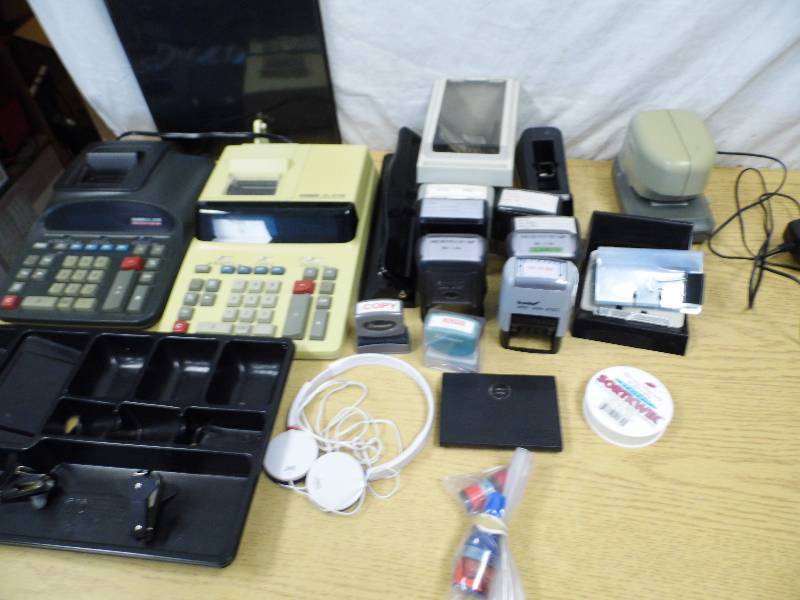 lot 77 image: Office Supplies