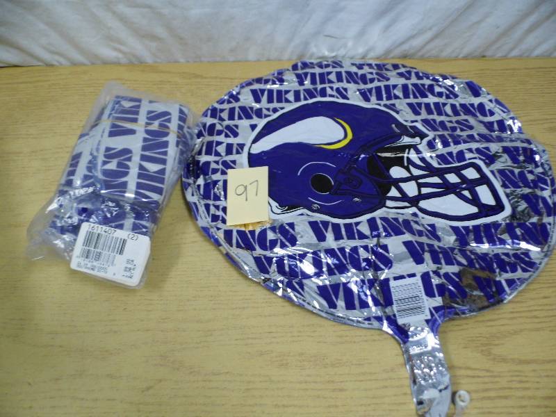 lot 97 image: Lot of 24 Vikings Mylar Balloons