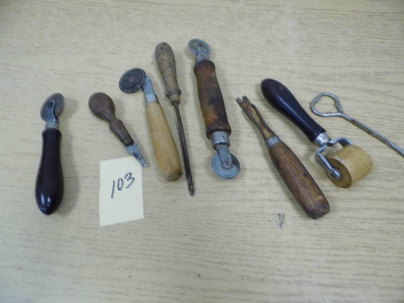 lot 103 image: Leather Tools
