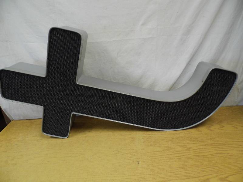 lot 136 image: LED Letter t